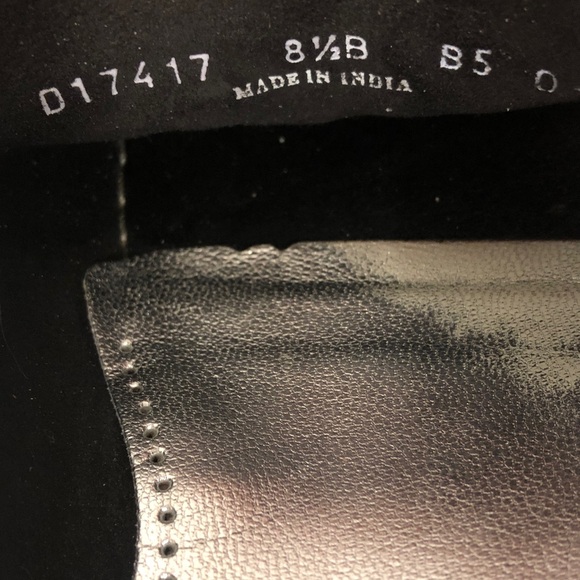 Cole Haan 8.5 Mule Flats Shoe Black Suede Sequin Floral Accent Excellent Conditi - Picture 7 of 10